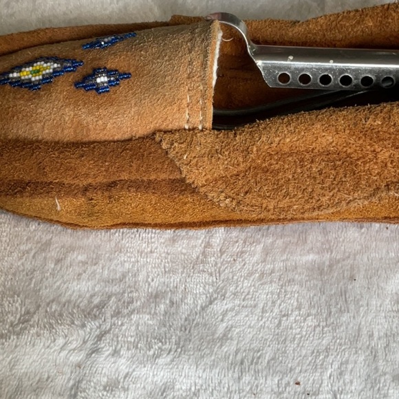 Brown Suede vintage Moccasins with Beaded Design handmade - Picture 2 of 4